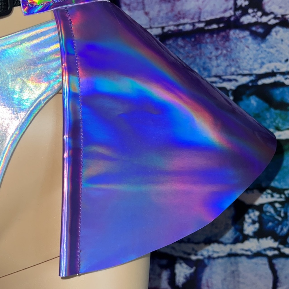 New Holographic RAVE Clasp Skirt - Picture 13 of 16